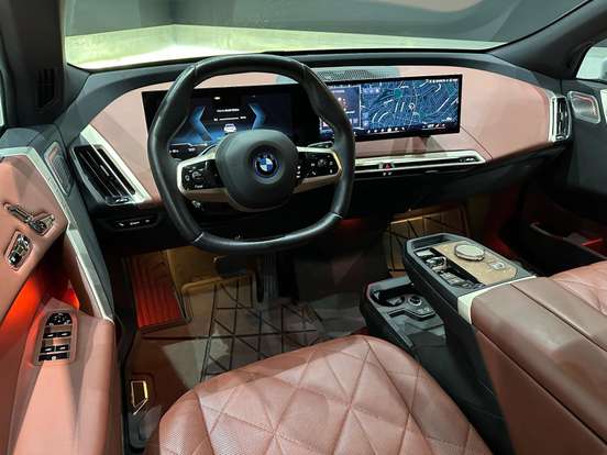 BMW-iX-2023