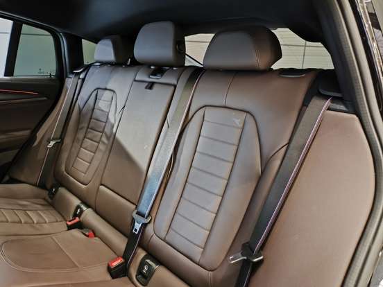 BMW-X4-2024