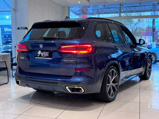 BMW-X5-3.0 I6 TURBO HÍBRIDO XDRIVE45E M SPORT AUTOMÁTICO BMW-X5-2022
