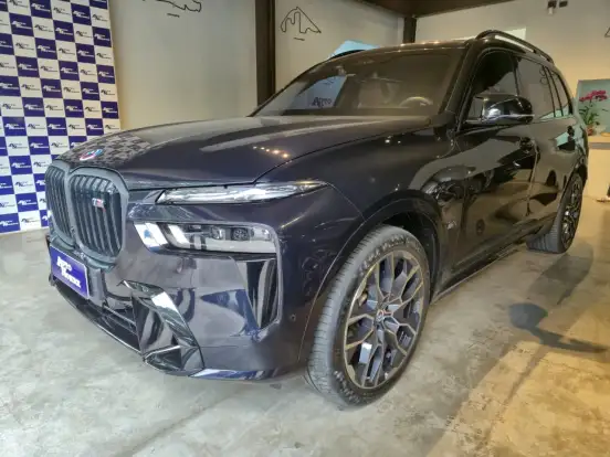 BMW-X7-2024