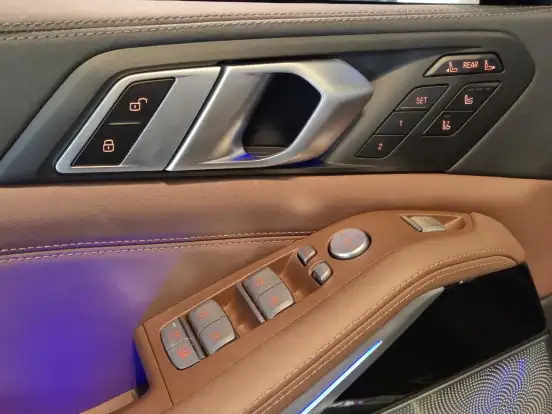 BMW-X7-4.4 V8 GASOLINA M60i STEPTRONIC BMW-X7-2024