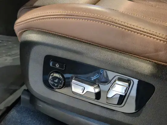 BMW-X7-2024