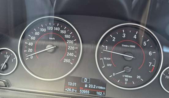 BMW-320i-2015
