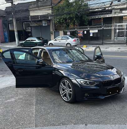 BMW-320i-2013