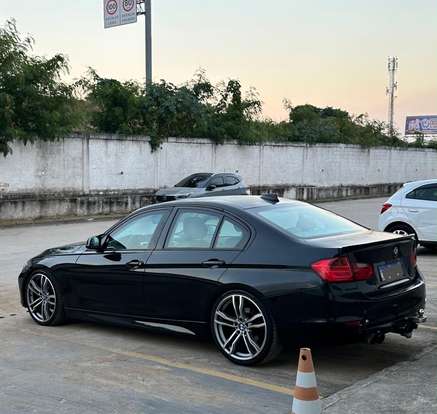 BMW-320i-2013