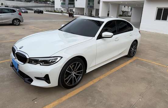 BMW-320i-2019