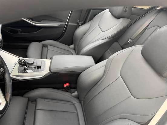 BMW-320i-2.0 16V TURBO GASOLINA SPORT GP AUTOMÁTICO BMW-320i-2019