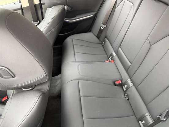 BMW-320i-2.0 16V TURBO GASOLINA SPORT GP AUTOMÁTICO BMW-320i-2019