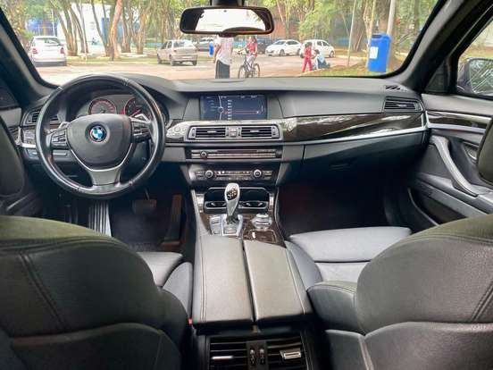 BMW-550i-2010