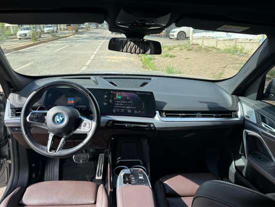 BMW-iX1-2023