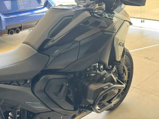 BMW-R 1300 GS TRIPLE BLACK BMW-R 1300 GS TRIPLE BLACK-2024