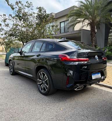 BMW-X4-2022