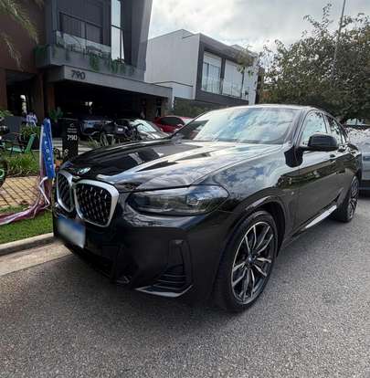 BMW-X4-2022