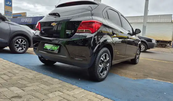 CHEVROLET-ONIX-2016