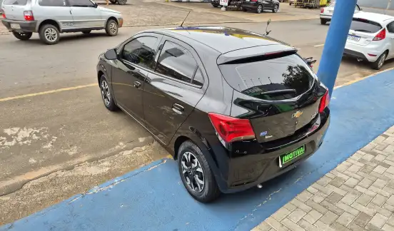 CHEVROLET-ONIX-2016