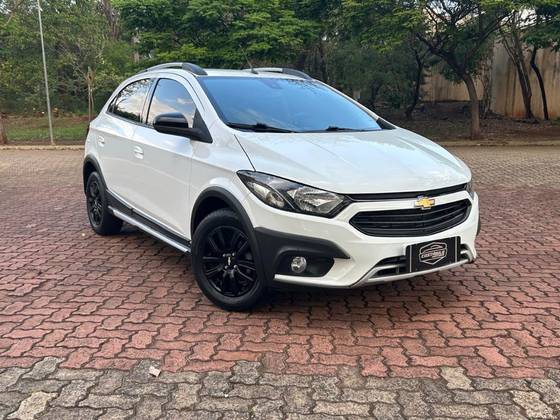 CHEVROLET ONIX 1.4 MPFI ACTIV 8V FLEX 4P AUTOMÁTICO