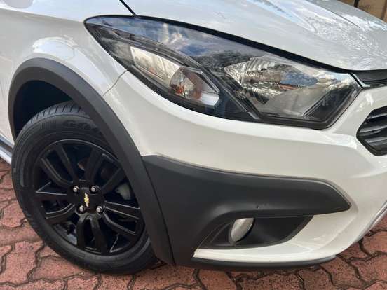 CHEVROLET-ONIX-1.4 MPFI ACTIV 8V FLEX 4P AUTOMÁTICO CHEVROLET-ONIX-2018