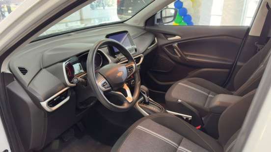 CHEVROLET-TRACKER-2023