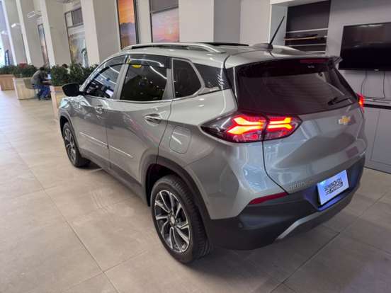 CHEVROLET-TRACKER-2025