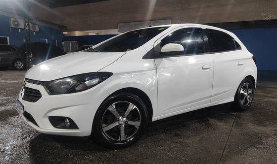 CHEVROLET ONIX 1.4 MPFI LTZ 8V FLEX 4P AUTOMÁTICO