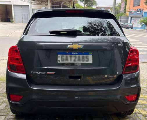 CHEVROLET-TRACKER-2019