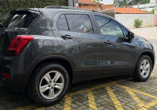 CHEVROLET-TRACKER-2019