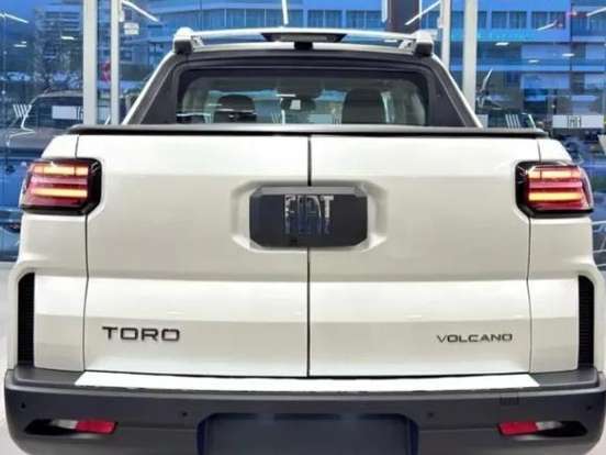 FIAT-TORO-1.3 TURBO 270 HYBRID VOLCANO AT6 FIAT-TORO-2026