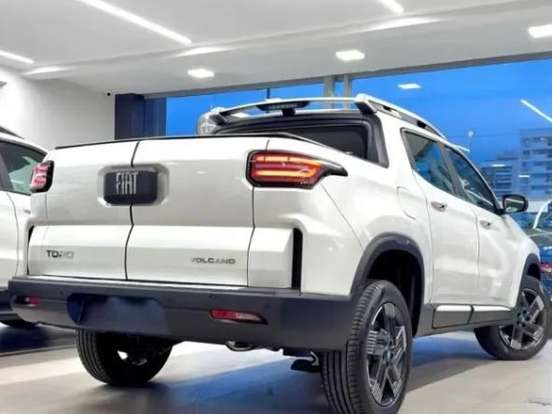 FIAT-TORO-1.3 TURBO 270 HYBRID VOLCANO AT6 FIAT-TORO-2026
