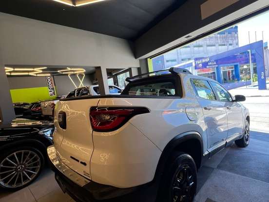 FIAT-TORO-1.8 16V EVO FLEX FREEDOM AT6 FIAT-TORO-2017