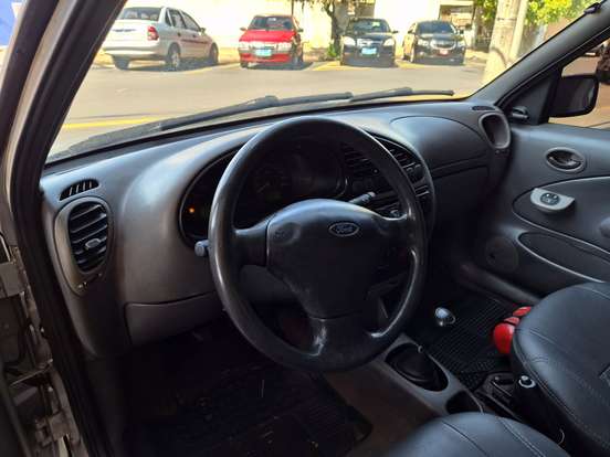 FORD-COURIER-2010