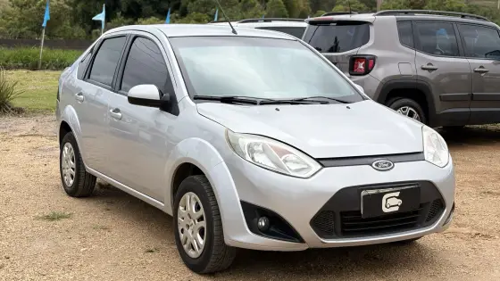 FORD FIESTA 1.6 ROCAM SEDAN 8V FLEX 4P MANUAL