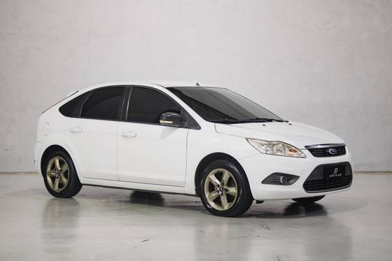FORD FOCUS 1.6 GL 16V FLEX 4P MANUAL