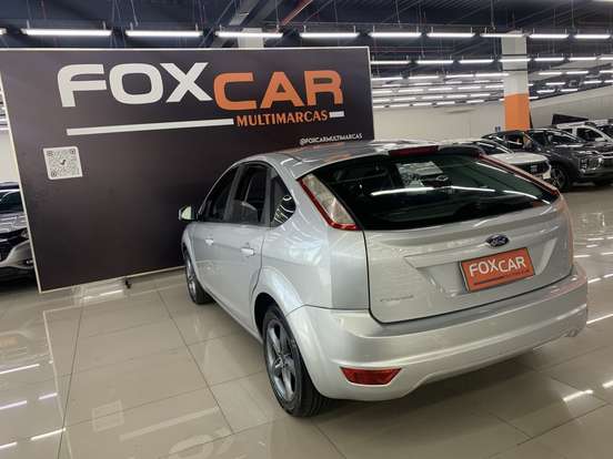 FORD-FOCUS-2012