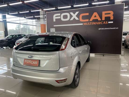 FORD-FOCUS-2012