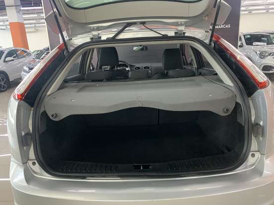 FORD-FOCUS-2012