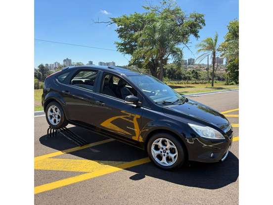 FORD-FOCUS-2012
