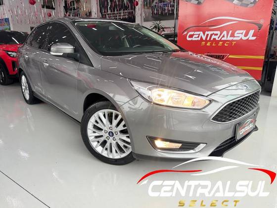 FORD FOCUS 2.0 SE PLUS FASTBACK 16V FLEX 4P POWERSHIFT