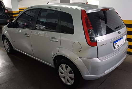 FORD-FIESTA-2012