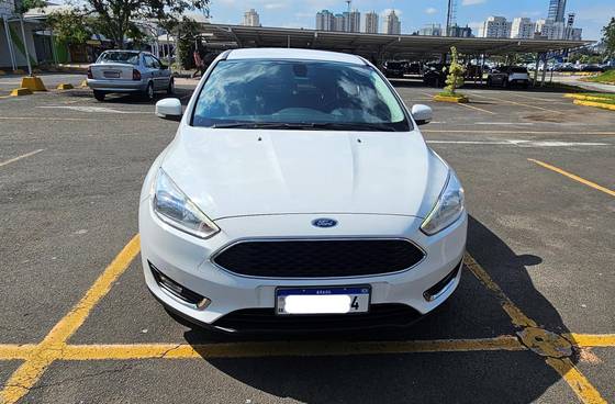 FORD FOCUS 1.6 SE PLUS 16V FLEX 4P MANUAL
