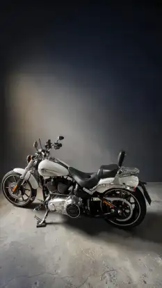 HARLEY-DAVIDSON-SOFTAIL BREAKOUT-2016