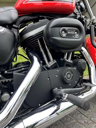 HARLEY-DAVIDSON-SPORTSTER XL 883 R-2008