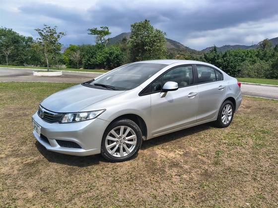HONDA CIVIC 1.8 LXS 16V FLEX 4P AUTOMÁTICO