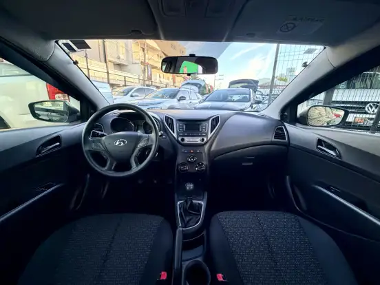 HYUNDAI-HB20-2017