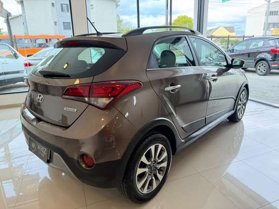 HYUNDAI-HB20X-2017
