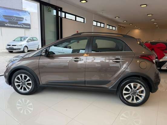 HYUNDAI-HB20X-2017
