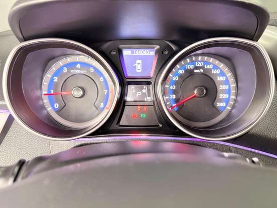 HYUNDAI-I30-1.8 MPI 16V GASOLINA 4P AUTOMATICO HYUNDAI-I30-2015