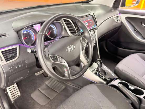 HYUNDAI-I30-1.8 MPI 16V GASOLINA 4P AUTOMATICO HYUNDAI-I30-2015