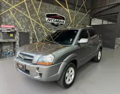 HYUNDAI TUCSON 2.0 MPFI GLS 16V 143CV 2WD FLEX 4P AUTOMÁTICO HYUNDAI TUCSON 2.0 MPFI GLS 16V 143CV 2WD FLEX 4P AUTOMÁTICO