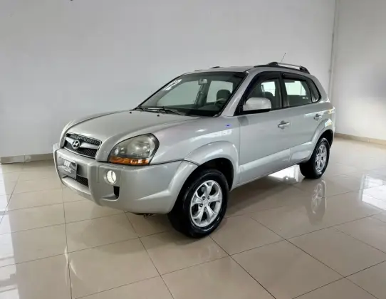 HYUNDAI TUCSON 2.0 MPFI GLS 16V 143CV 2WD GASOLINA 4P AUTOMÁTICO
