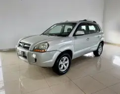 HYUNDAI TUCSON 2.0 MPFI GLS 16V 143CV 2WD GASOLINA 4P AUTOMÁTICO HYUNDAI TUCSON 2.0 MPFI GLS 16V 143CV 2WD GASOLINA 4P AUTOMÁTICO